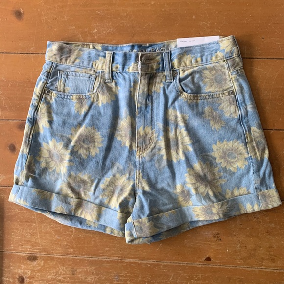 High Waisted Sunflower Mom Shorts 